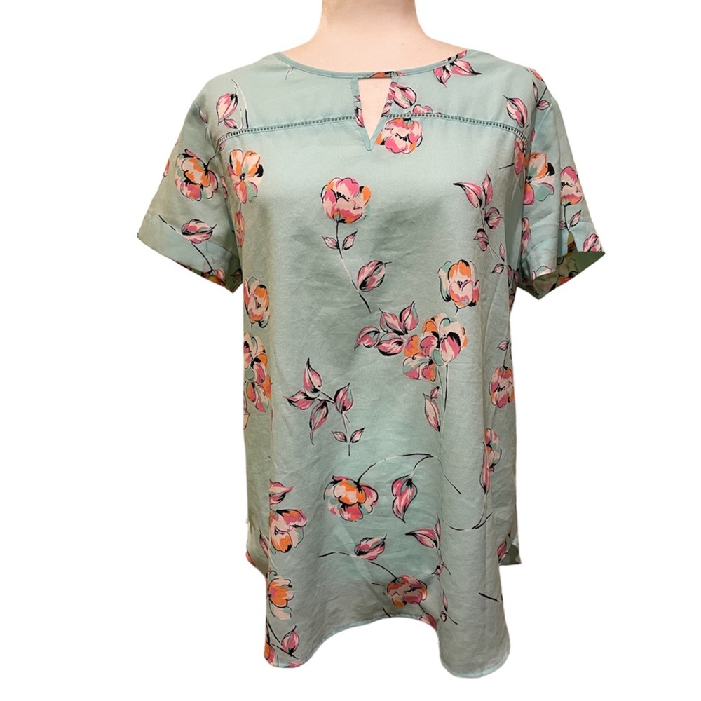 5 for $25 ❄️‎ Van Heusen Floral Top Large